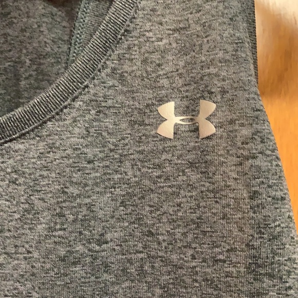 Never worn women’s small under armor tank top - Picture 2 of 4